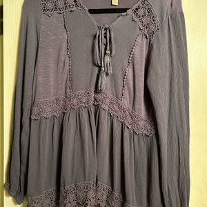 Knox Rose Lace Trim Blouse